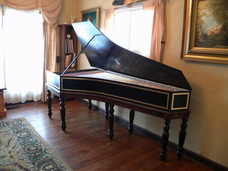 Franco/Flemish harpsichord based on the original instrument in the Boston Museum of Fine Arts by Couchet~Blanchet~Taskin